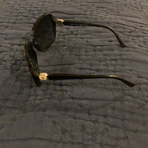 Chanel sunglasses - Picture 6 of 8